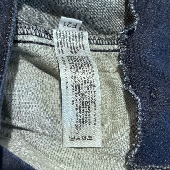 EILEEN FISHER Sz 14 Pleated Front Tapered Leg Medium Wash Denim Trouser Pants - Picture 6 of 9